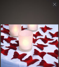 Load image into Gallery viewer, Rose petals for Valentines day 500 pcs a pack